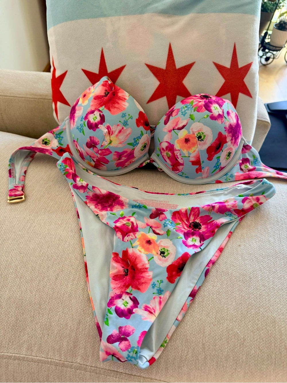 Bombshell Victoria's Secret Floral Underwire Bikini 34C